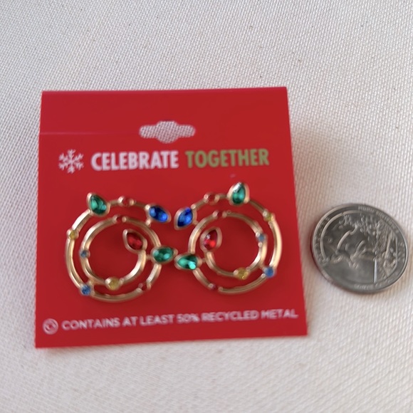 New!  Gold Tone Christmas lights earrings Festive Celebrate Together - Picture 4 of 4